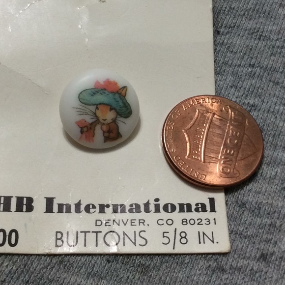 Vintage Benjamin Bunny Button - Picture 3 of 5